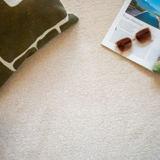 Moquette beige claire et confortable pour aménagement de chambre ou salon